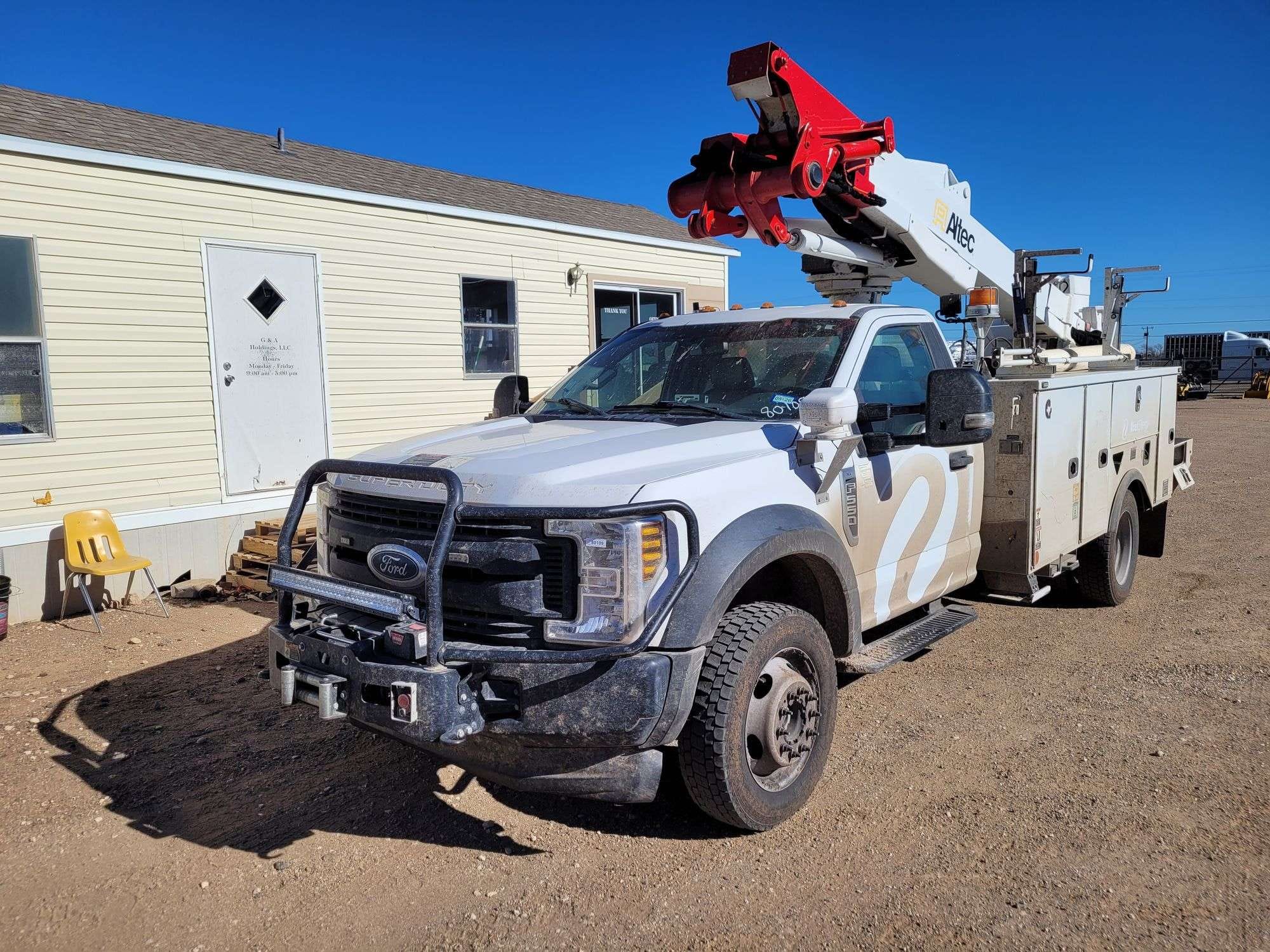 2019 Ford F-550 Equipment Image0