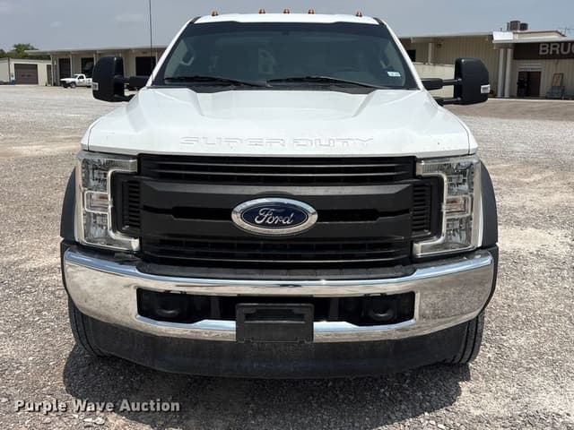 Image of Ford F-550 equipment image 1
