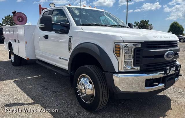 Image of Ford F-550 equipment image 2