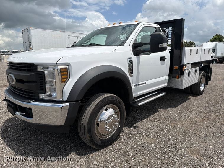 2019 Ford F-550 Equipment Image0