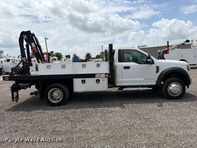 Image of Ford F-550 equipment image 3