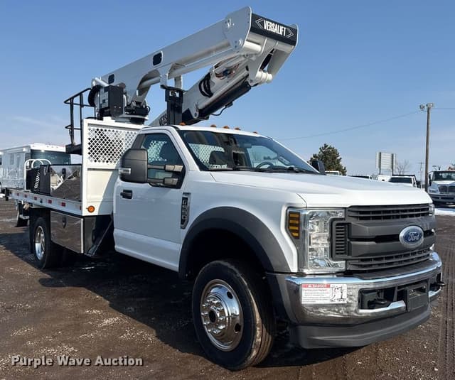 Image of Ford F-550 equipment image 2