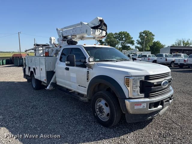 Image of Ford F-550 equipment image 2