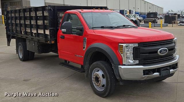 Image of Ford F-550 equipment image 2
