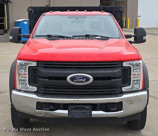 Image of Ford F-550 equipment image 1