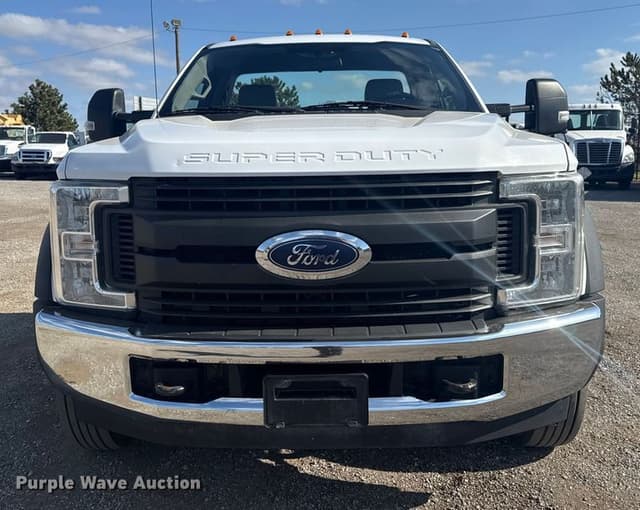 Image of Ford F-550 equipment image 1