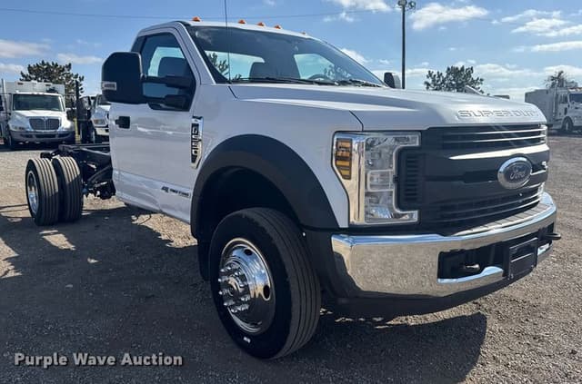 Image of Ford F-550 equipment image 2