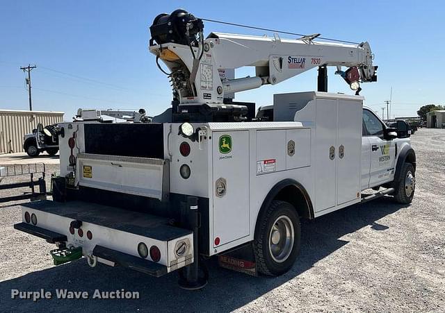 Image of Ford F-550 equipment image 4