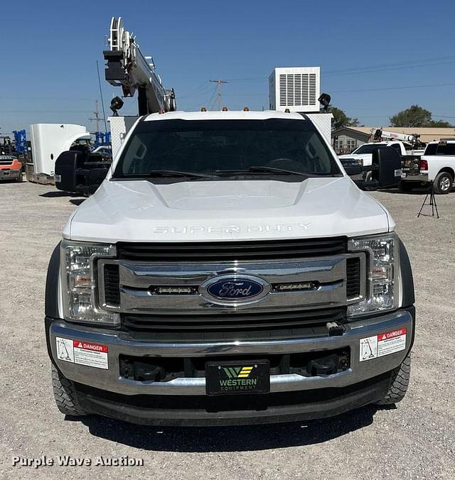 Image of Ford F-550 equipment image 1