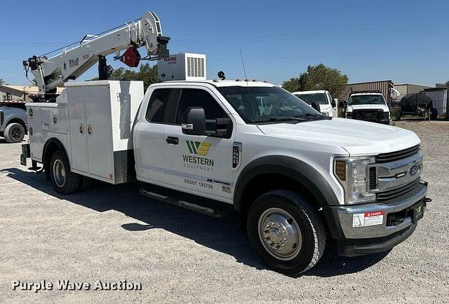 Image of Ford F-550 equipment image 2