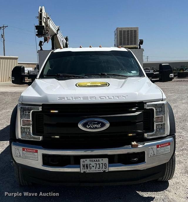 Image of Ford F-550 equipment image 1