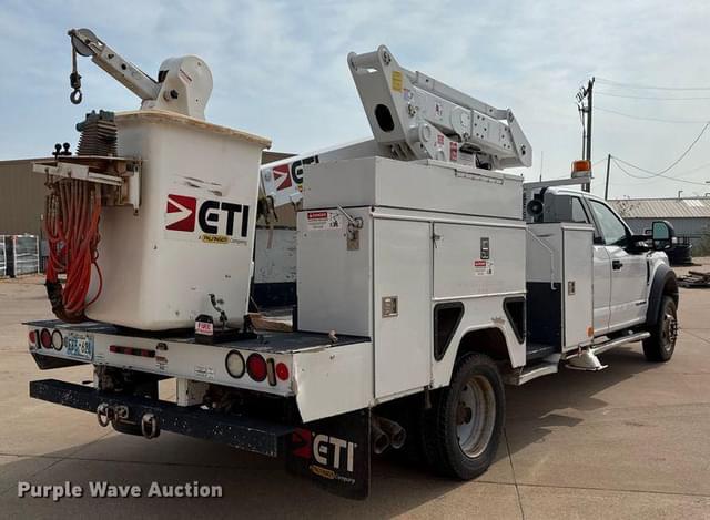 Image of Ford F-550 equipment image 4