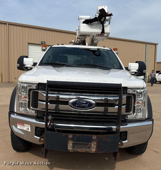 Image of Ford F-550 equipment image 1