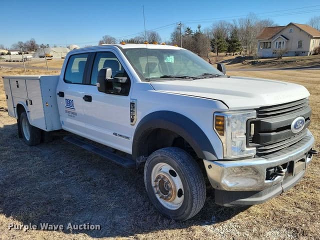 Image of Ford F-550 equipment image 2
