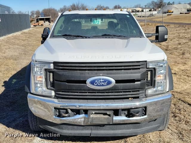 Image of Ford F-550 equipment image 1