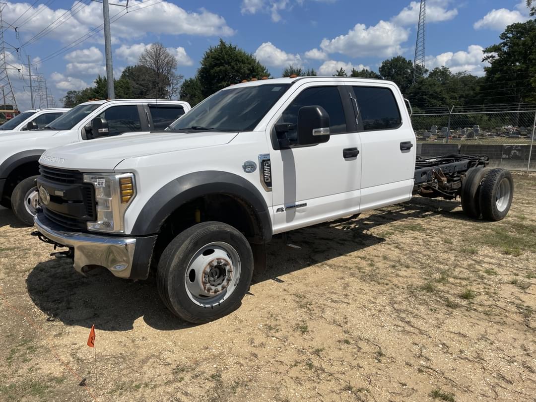Image of Ford F-550 Primary image