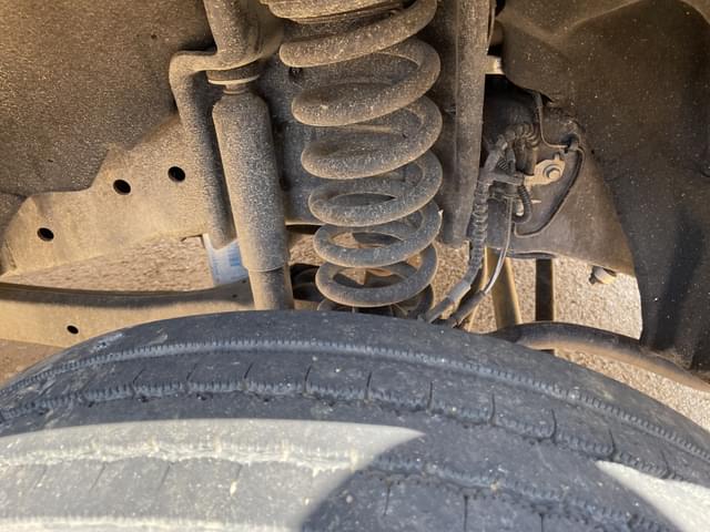 Image of Ford F-550 equipment image 4