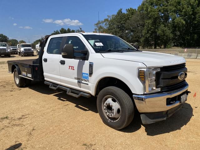Image of Ford F-550 equipment image 3