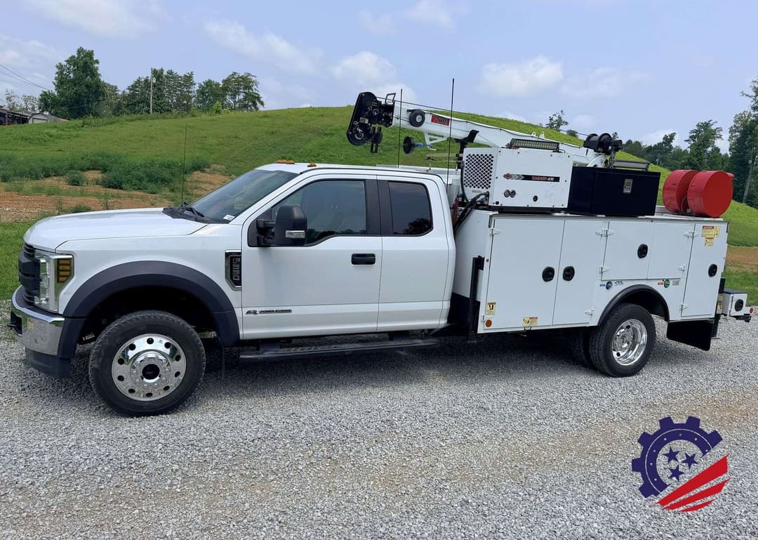 Image of Ford F-550 Primary image