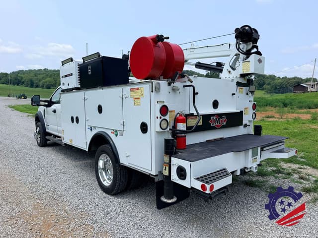 Image of Ford F-550 equipment image 2