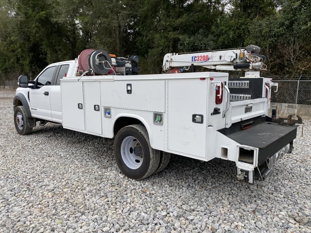 Image of Ford F-550 equipment image 1
