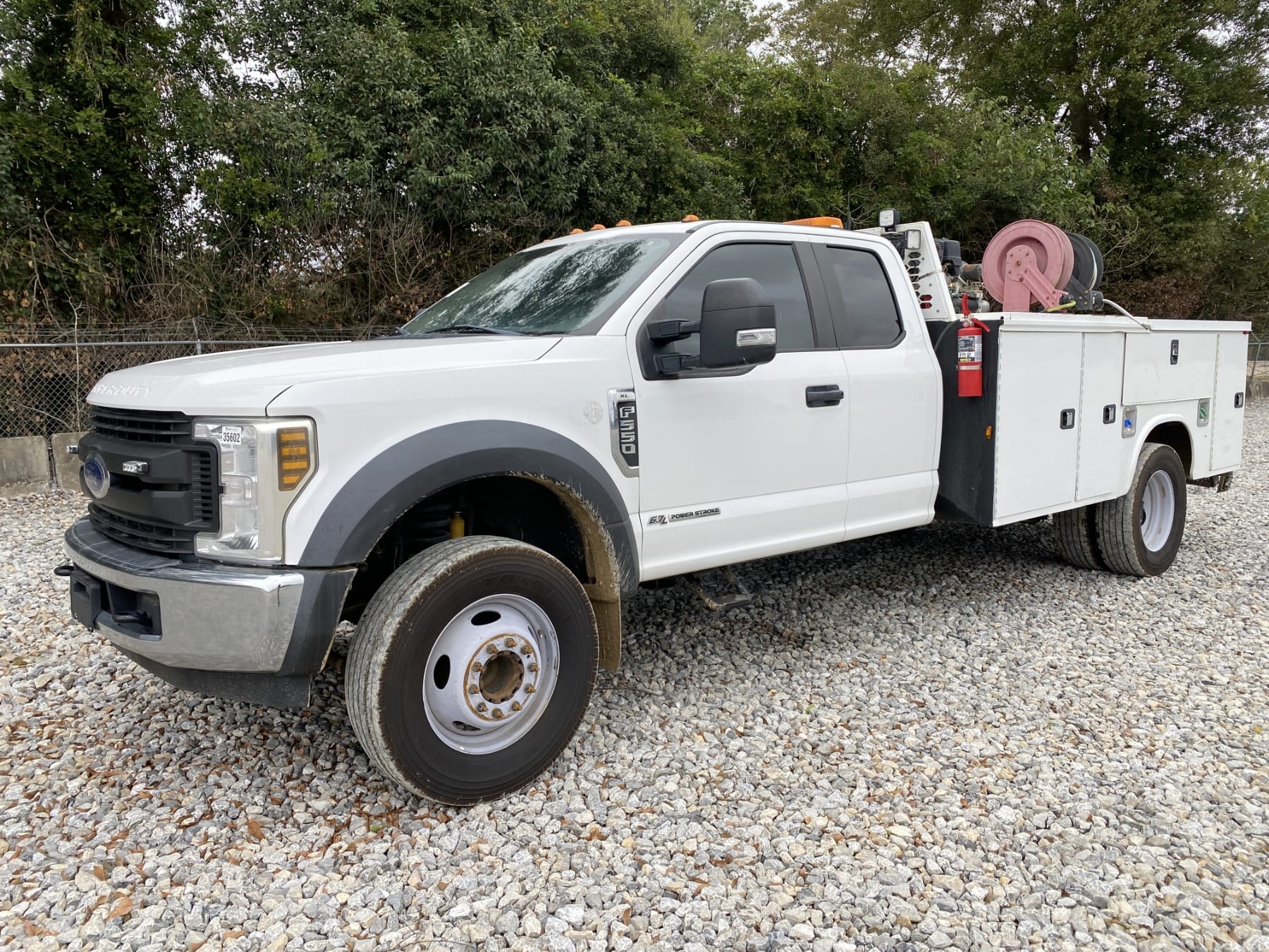 2019 Ford F-550 Equipment Image0