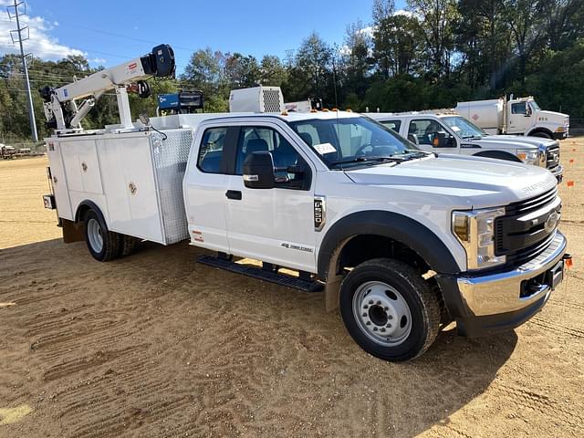 Image of Ford F-550 equipment image 3