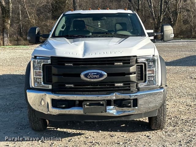 Image of Ford F-550 equipment image 1