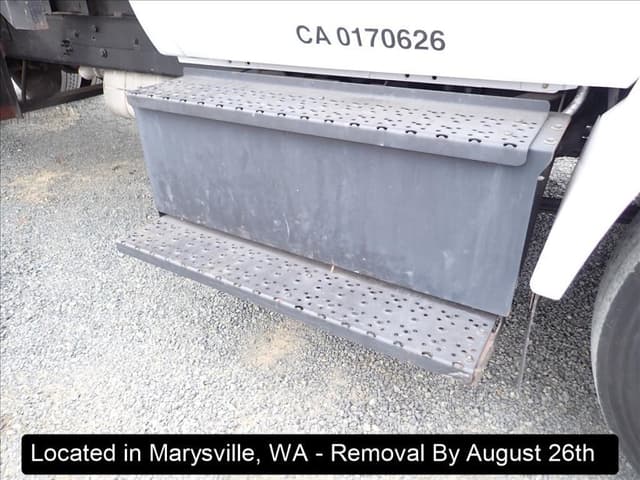 Image of Ford F-650 equipment image 4