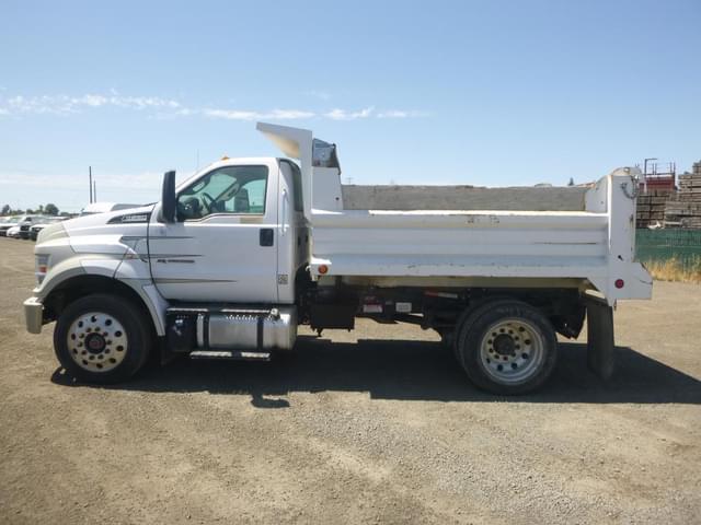 Image of Ford F-650 equipment image 4