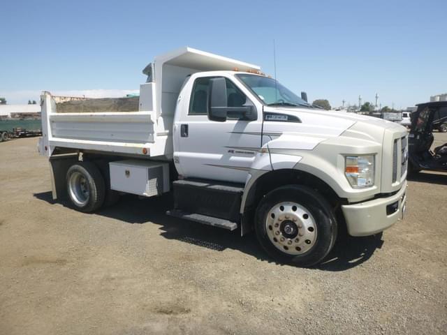 Image of Ford F-650 equipment image 1