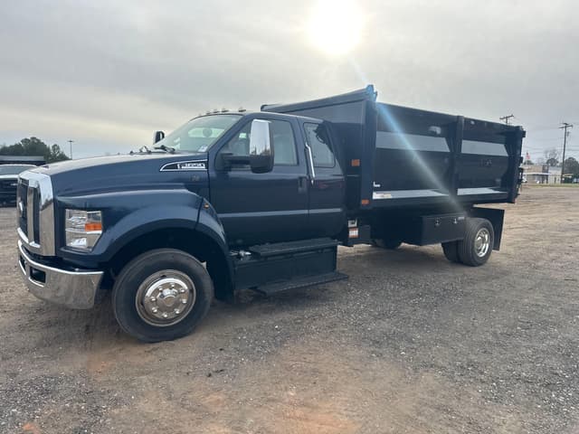 Image of Ford F-650 equipment image 3