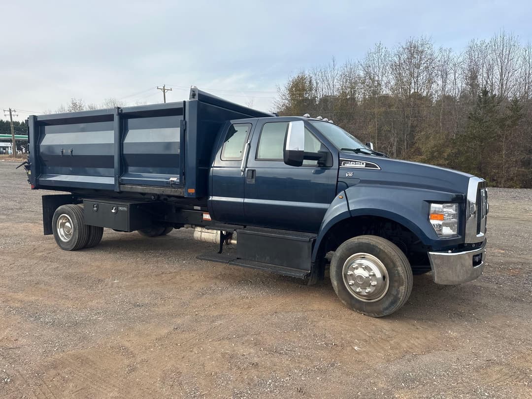Image of Ford F-650 Primary image