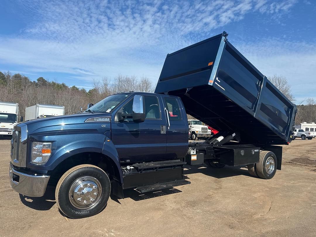 Image of Ford F-650 Primary image