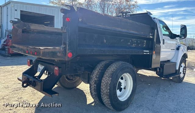 Image of Ford F-650 equipment image 4