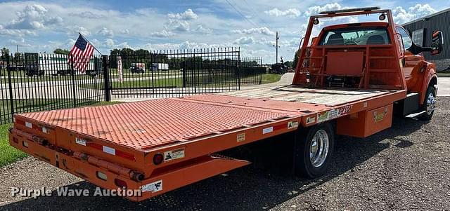 Image of Ford F-650 equipment image 4