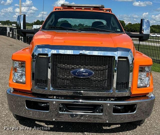 Image of Ford F-650 equipment image 1