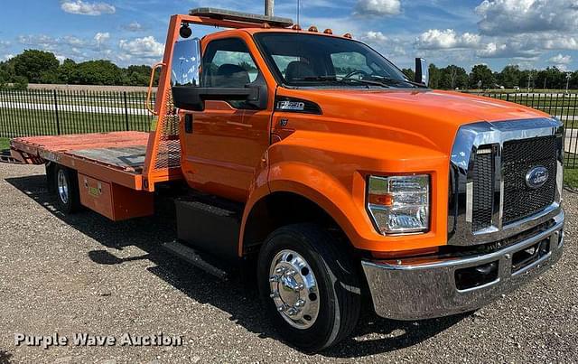 Image of Ford F-650 equipment image 2