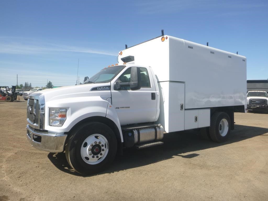 2019 Ford F-750 Equipment Image0