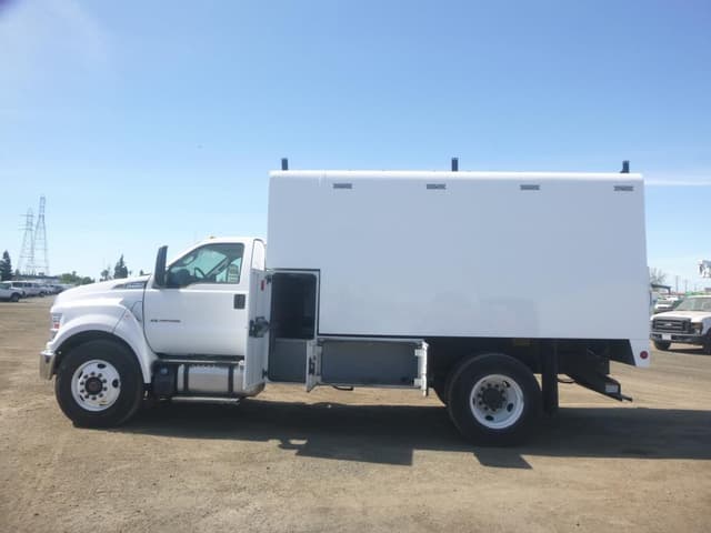 Image of Ford F-750 equipment image 4