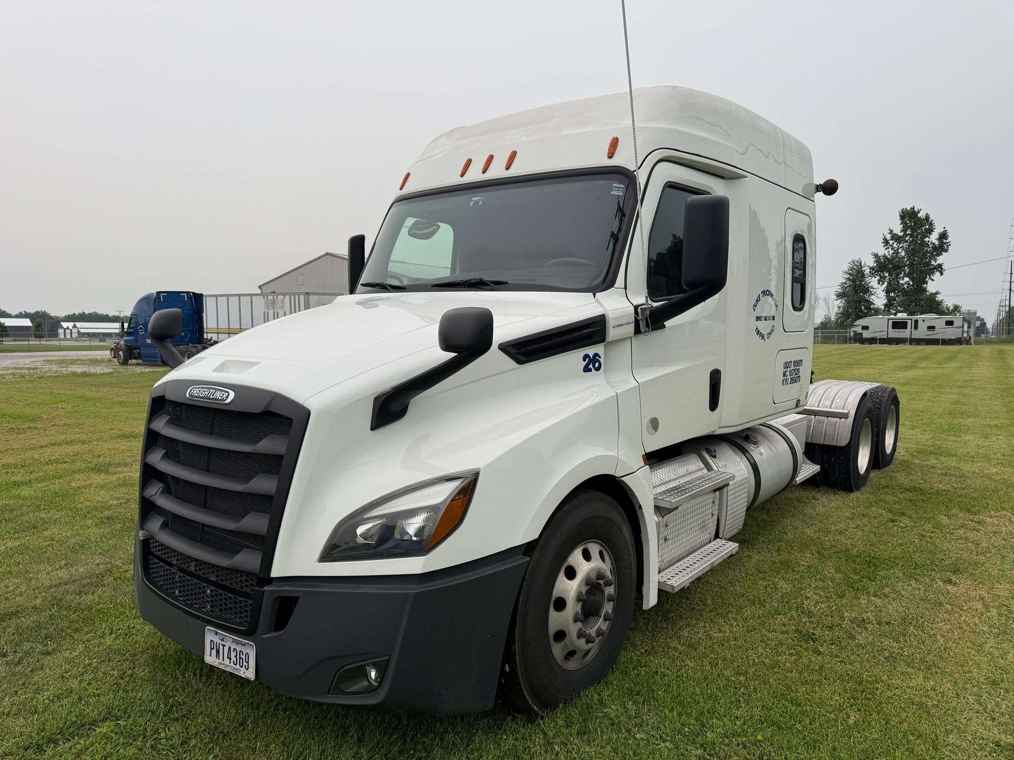2019 Freightliner Cascadia 126 Equipment Image0