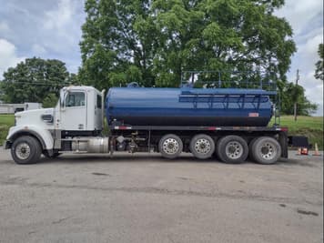 Main image Freightliner 122SD