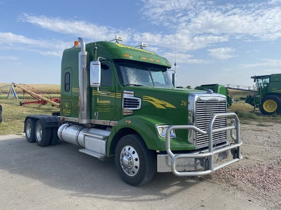 Main image Freightliner 122SD