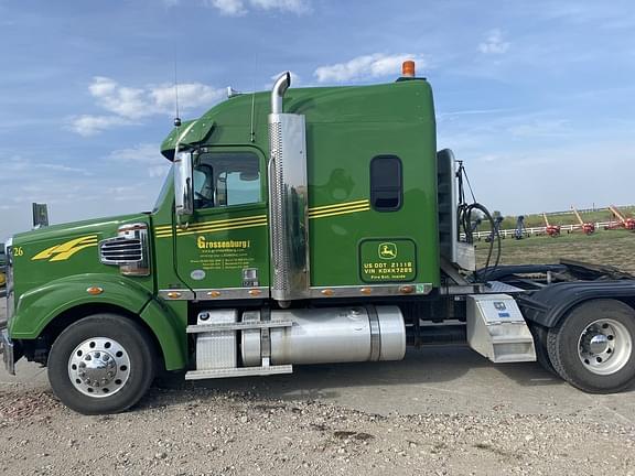 Main image Freightliner 122SD 4