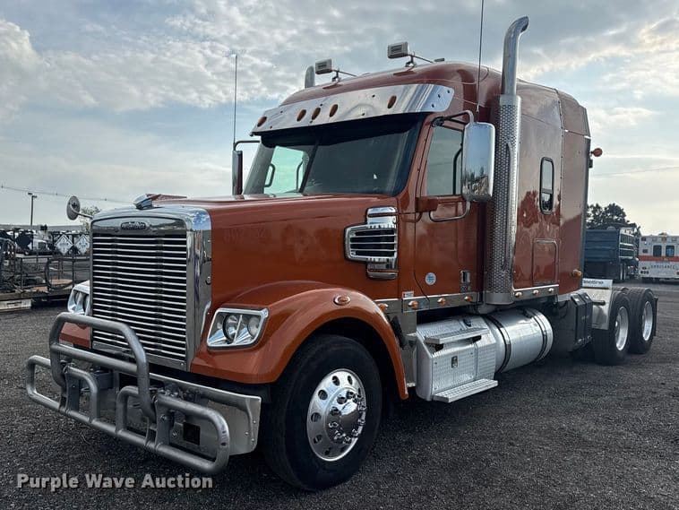 Image of Freightliner 122SD Primary image