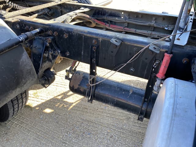 Image of Freightliner 122SD equipment image 4