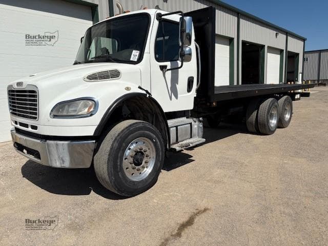 Image of Freightliner Business Class M2 100 equipment image 2