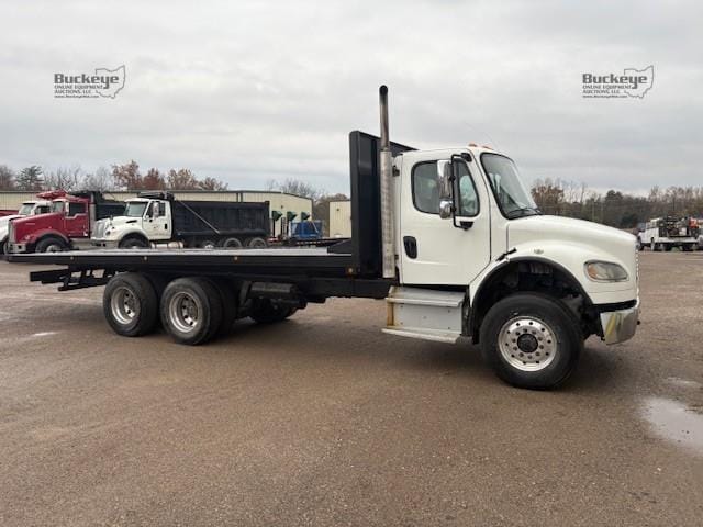 2019 Freightliner Business Class M2 100 Equipment Image0