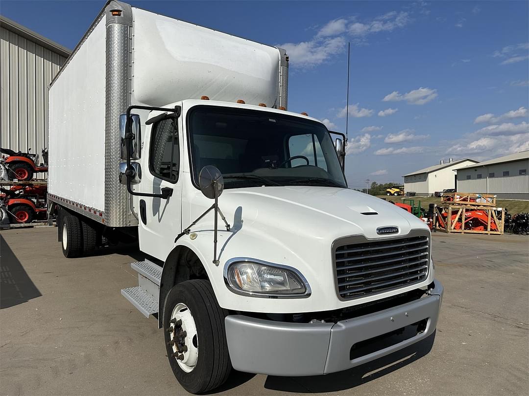 Image of Freightliner Business Class M2 106 Primary image