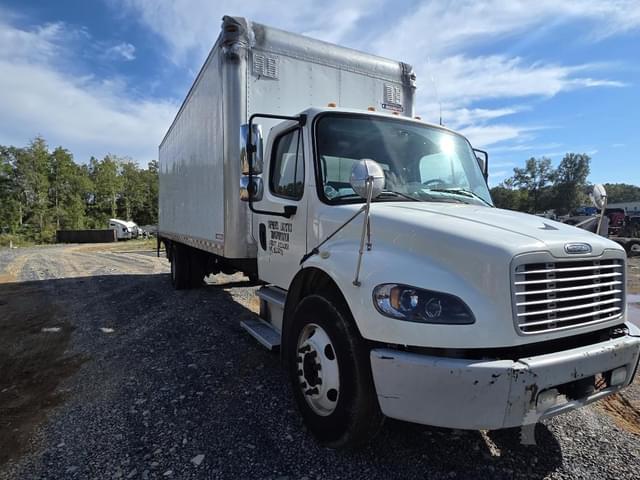 Image of Freightliner Business Class M2 106 equipment image 2